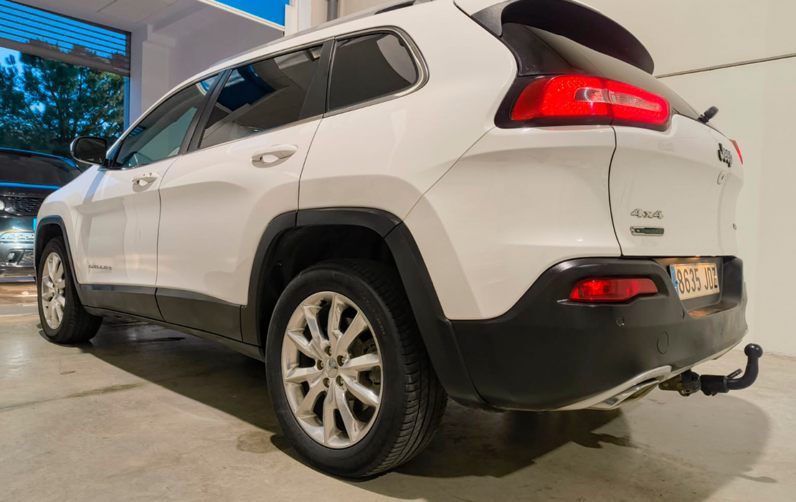 JEEP CHEROKEE