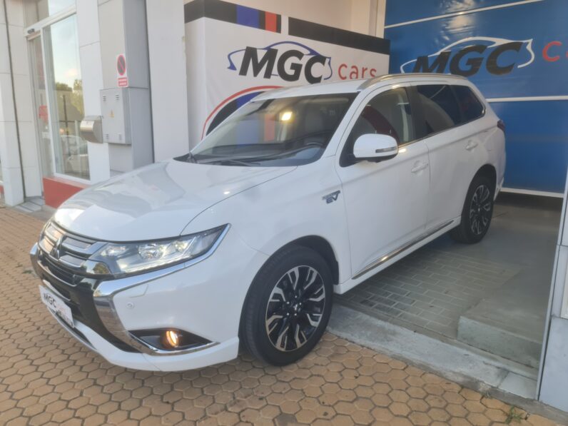 Mitsubishi Outlander Plug-in Hybrid AWD Kaiteki