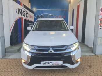 Mitsubishi Outlander Plug-in Hybrid AWD Kaiteki
