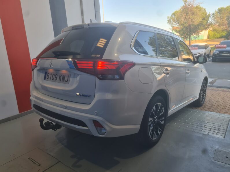 Mitsubishi Outlander Plug-in Hybrid AWD Kaiteki
